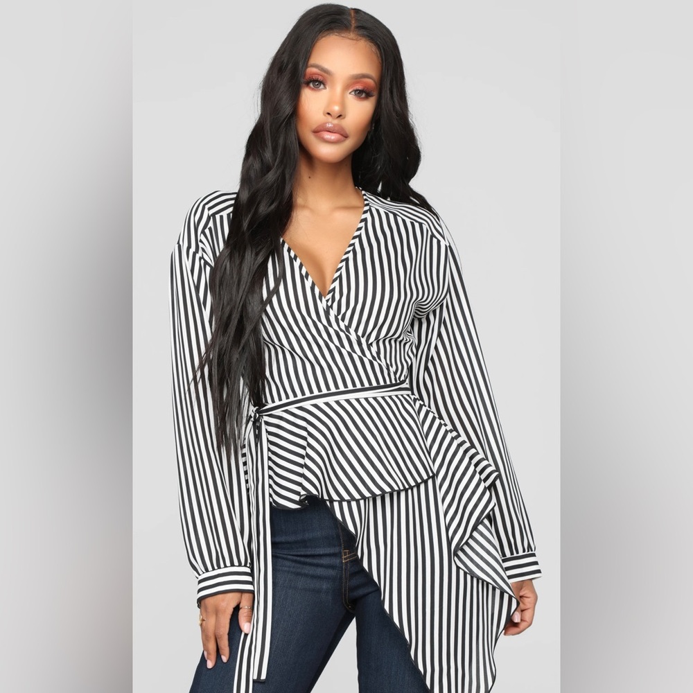 Asymmetrical black & white top, Fashion Nova